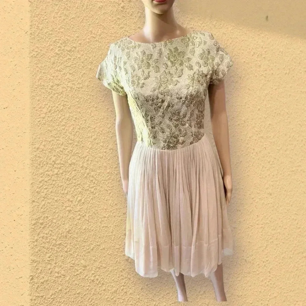 Cocktail glam Vintage 50s Elinor Gay gold lamé chiffon wedding party dress